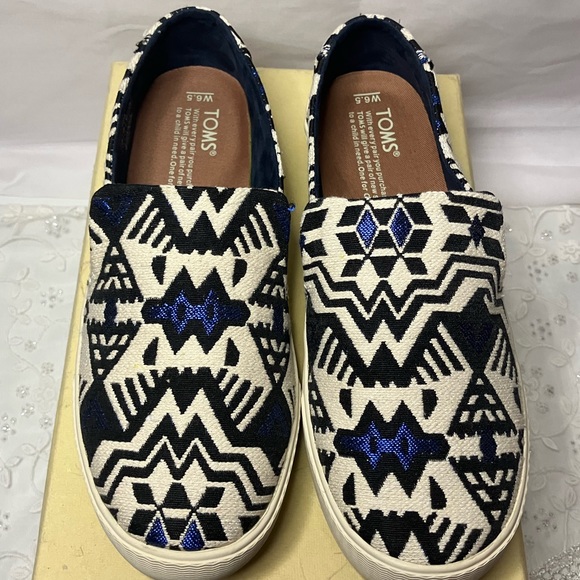 Women’s TOMS Sunset Stellar Metallic Blue Aztec Print Slip On Sneaker 👟 - Picture 6 of 6